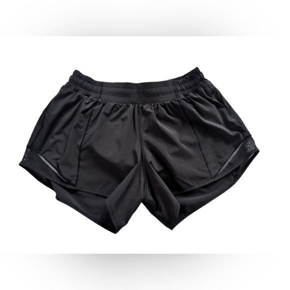 lululemon athletica Pants - Lululemon Black Hotty Hot Short II Long 4" Inseam - Size 6